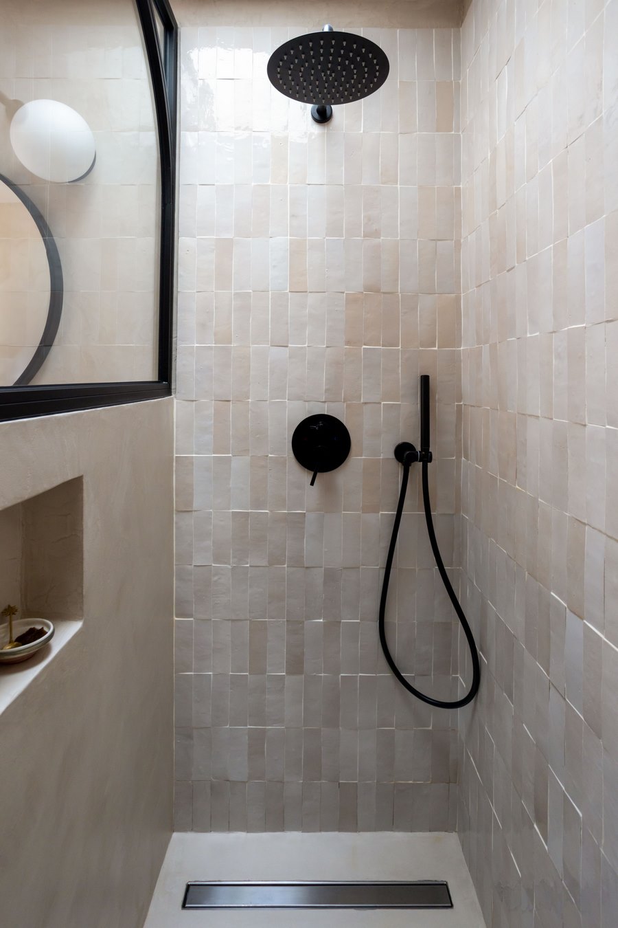 douche italienne carrelage et béton ciré