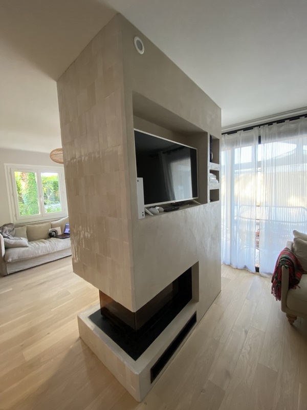 Meuble tv carrelage et beton cire
